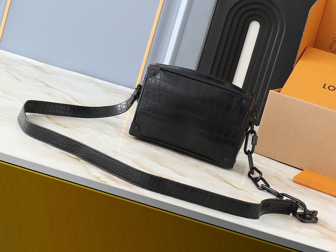 Soft Trunk Crossbody (Pre-Order)