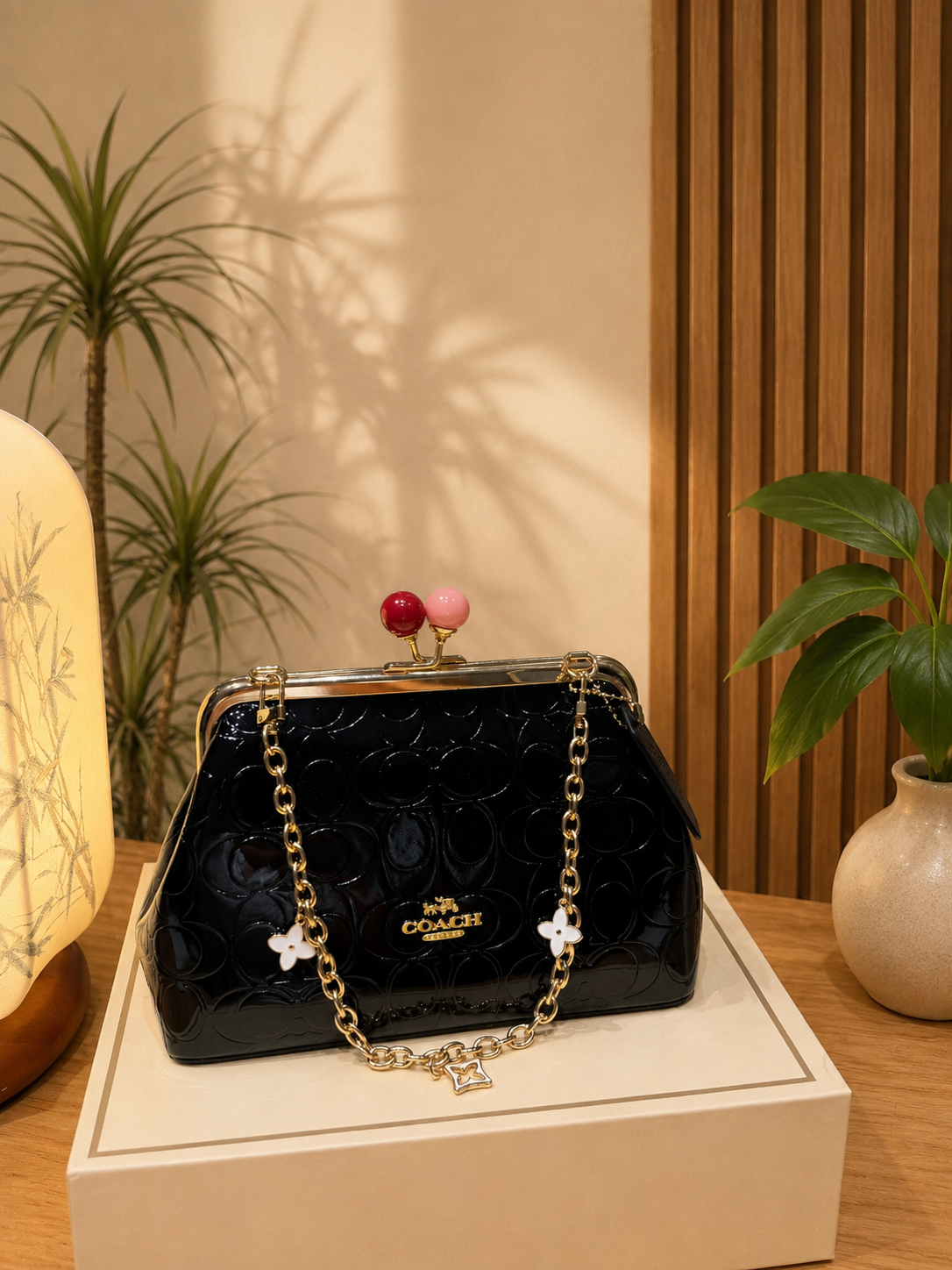 Kisslock Crossbody (Pre-Order)