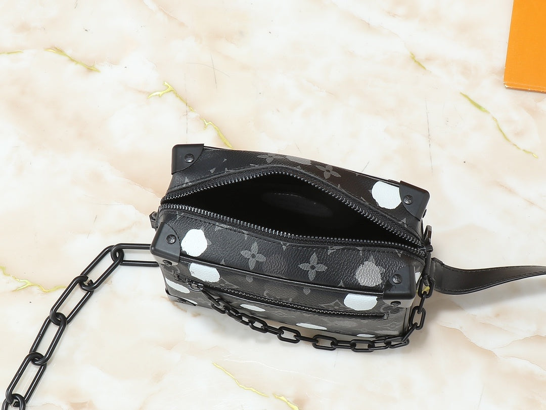 Soft Trunk Crossbody (Pre-Order)