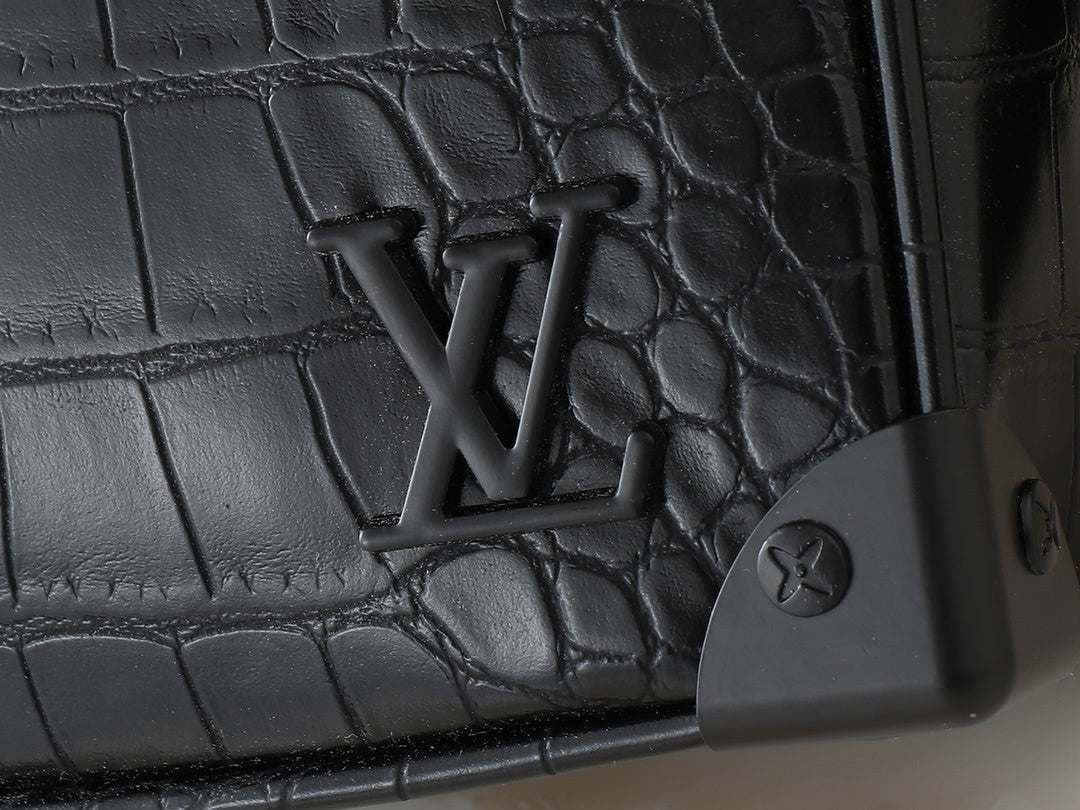 Soft Trunk Crossbody (Pre-Order)