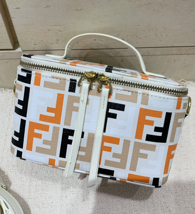 Vanity Crossbody (Pre-Order)