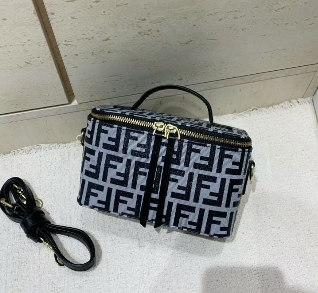 Vanity Crossbody (Pre-Order)