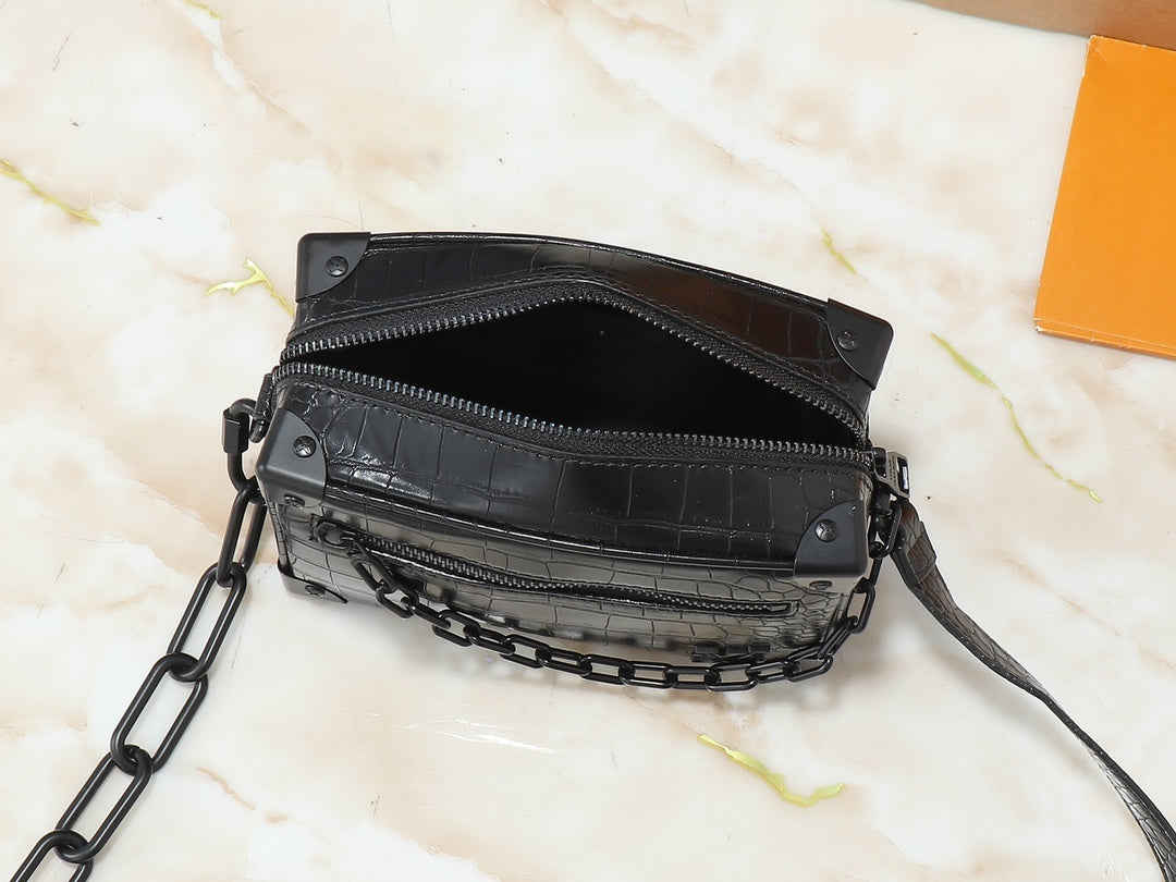 Soft Trunk Crossbody (Pre-Order)