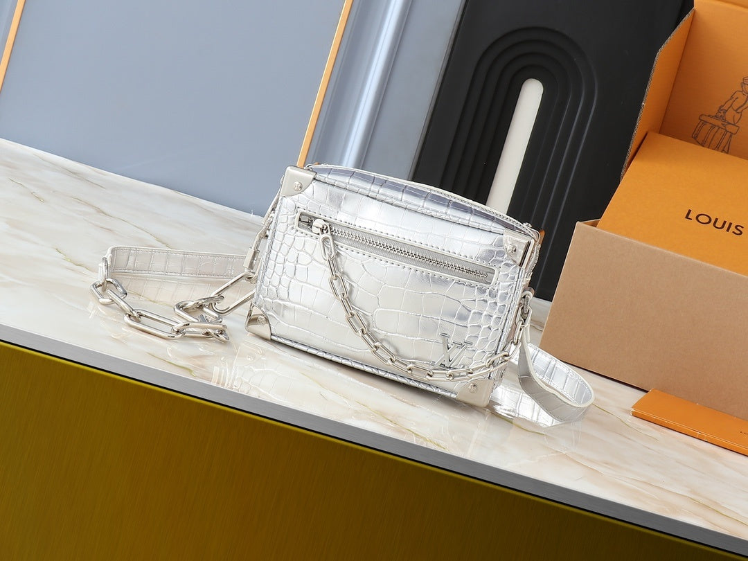 Soft Trunk Crossbody (Pre-Order)